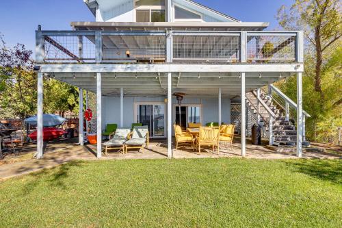 Panoramic Views! Home with Boat Slip on Clear Lake in Lucerne (Kalifornia)