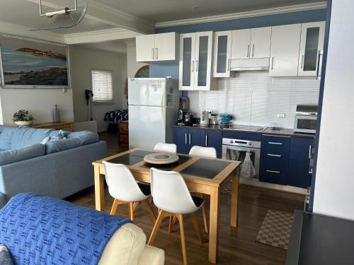 crystal blue apartment in Port Vincent