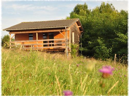. Chalet au calme avec terrasse, acceptant les animaux, parking et Wi-Fi inclus - FR-1-584-108