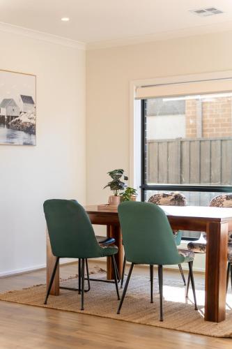 A Quiet Bright & Stylish Family Home in Cardinia