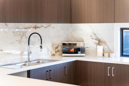 A Quiet Bright & Stylish Family Home in Cardinia