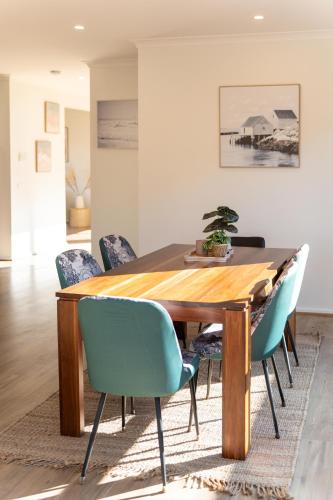 A Quiet Bright & Stylish Family Home in Cardinia