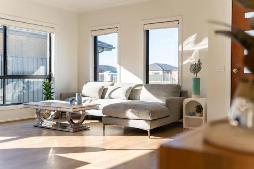 A Quiet Bright & Stylish Family Home in Cardinia