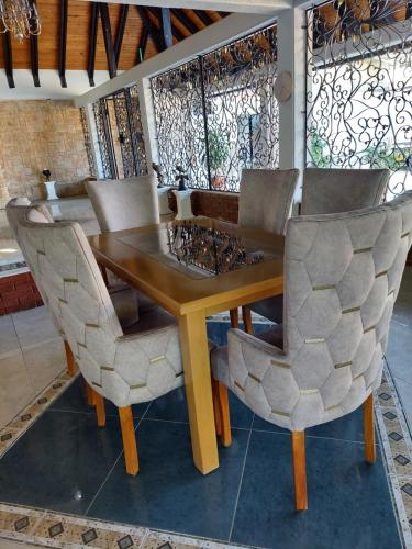 Iekārtas, Casa Bella in Rivera