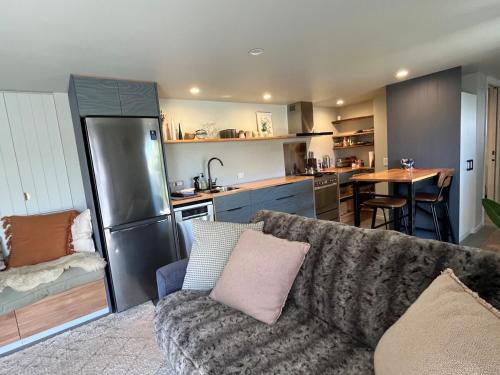 Private central Nelson apartment in Nelson South