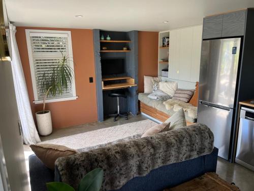 Private central Nelson apartment in Nelson South