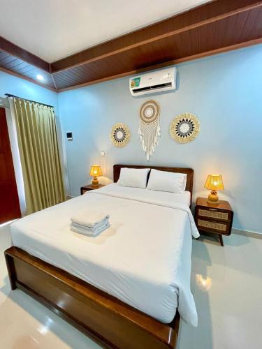 Golden Beach Hotel in Sekotong