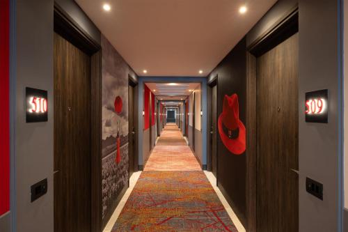 Radisson RED Indore photo 5