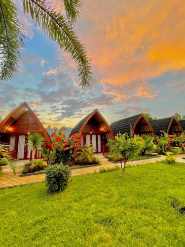 Golden Beach Hotel in Sekotong
