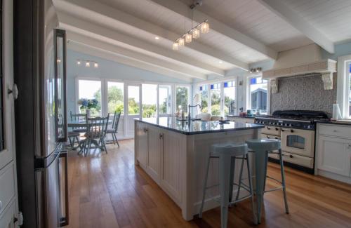 THE HOMESTEAD RURAL FAMILY RETREAT in Waitara