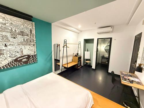 room detail thumbnail 1