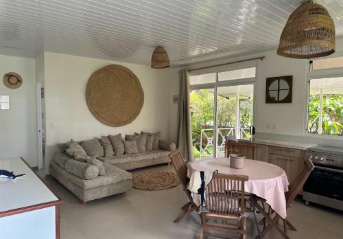 Vairani Lodge in Teluk Faaroa