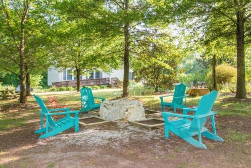 設施, Enchanting Yurt Rental for a Romantic Getaway in North Carolina in 阿爾伯馬爾