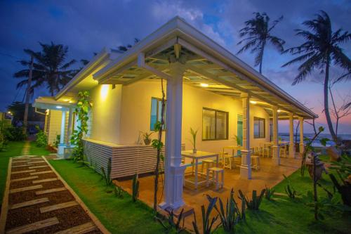 Villa Amor by the Beach – khách sạn tại Bãi biển Ambalangoda