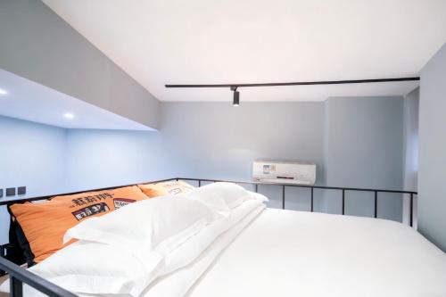 Beijing Liangcang Hotel Nearby Tiananmen Square the Forbidden City and Temple of HeavenFree registration service for Tiananmen – Beijing, NY