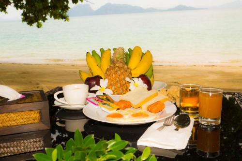 Restaurant, Reef Resort in Trang