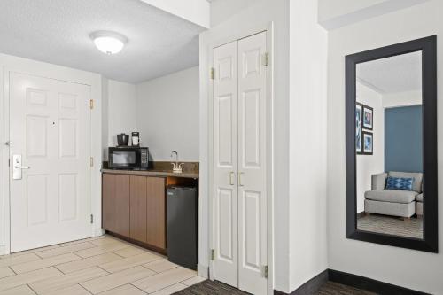La Quinta by Wyndham Atlanta Douglasville - image 6