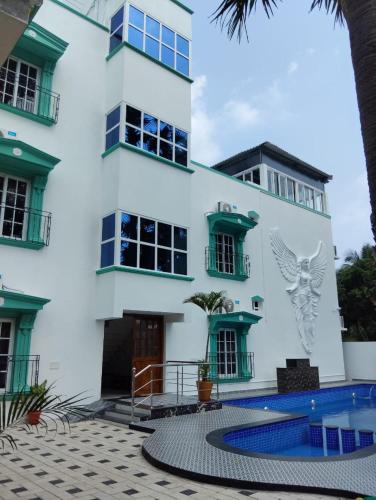 Luxus Resort In in Auroville Road