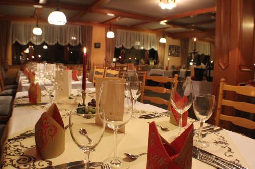 Restaurant, Gasthof Braun near Kronenrestaurant