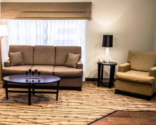 Sleep Inn & Suites Stony Creek - image 4