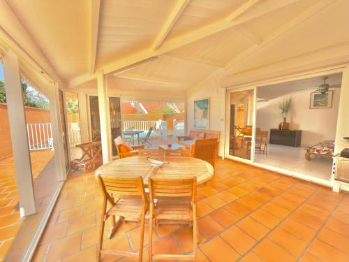 Villa Ciel Bleu - 100m de la mer in เลอ ยามัน