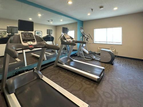 Fairfield Inn & Suites Bismarck South - image 14