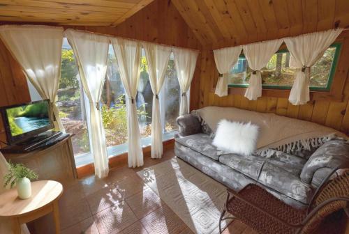 Domaine Rivière Sacacomie - Chalet le Petit Refuge (Domaine Riviere Sacacomie - Chalet le Petit Refuge) in Saint-Alexis-Des-Monts (QC)