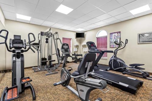 Quality Inn Airport - Cruise Port - image 11