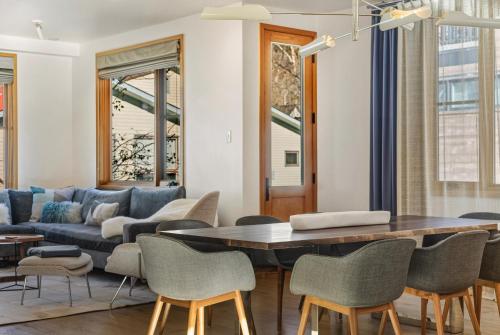 Luxury Townhome On Depot, 3 Mins Walk To Main St Gondola, Heated Garage, Private Roof Top Hot Tub, t in Telluride (Colorado)