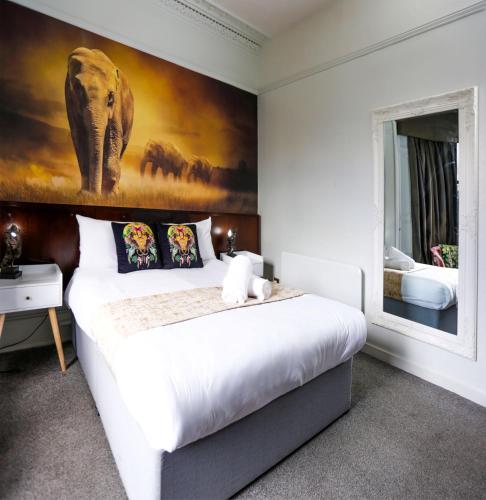 Lovat Hotel - Tap to explore photos