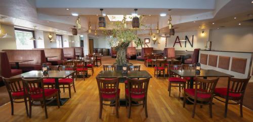The Lovat Hotel in Перт