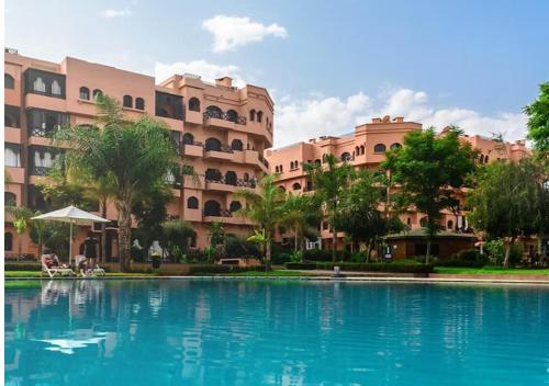 Luxury Apartment in Marrakech Premium Village 5 Pools free Parking, Marrakesz