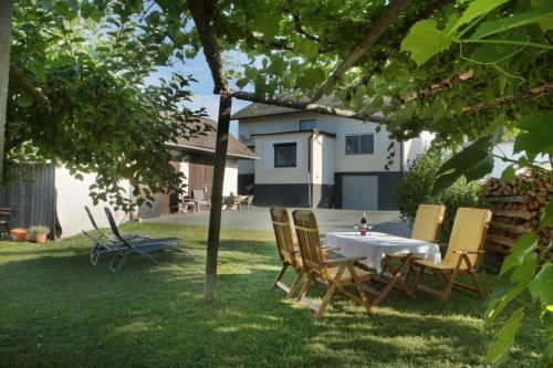 Kert, Ferienhaus Monika in Gerersdorf Bei Gussing