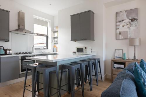 Luxury 2BR apartments by Luxus Fully Equipped Kitchen, Ormeau Park 2