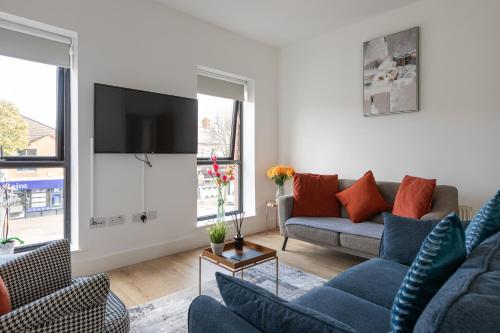 Luxury 2BR apartments by Luxus Fully Equipped Kitchen, Ormeau Park 2