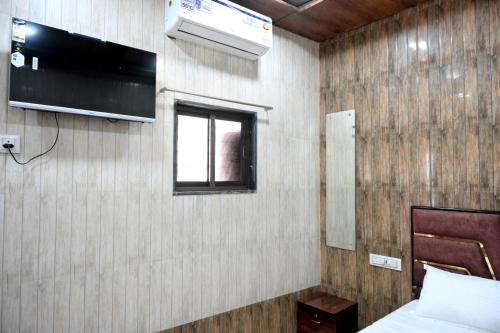 Hotel Bhagirath in تقاطع ساكي ناكا
