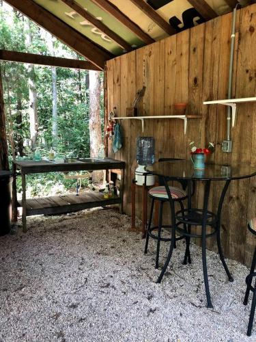 Enchanting Yurt Rental for a Romantic Getaway in North Carolina in 阿爾伯馬爾