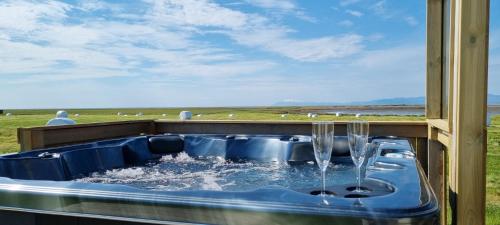 . Hítarneskot - Private hot tub Cottages