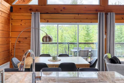 virtuve, Henö Entre spa, lac & forêt (Heno Entre spa, lac & foret) in Saint-Damien (QC)