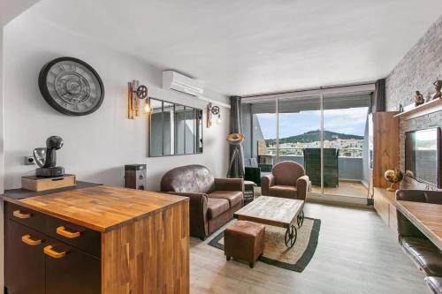 Café Loft Port Ambonne Appartement T2 avec vue marina et Mont Saint-Loup