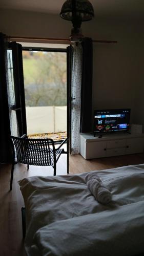 Chalupa ve Svinné (Chalupa ve Svinne) in ลิโทมิเซล