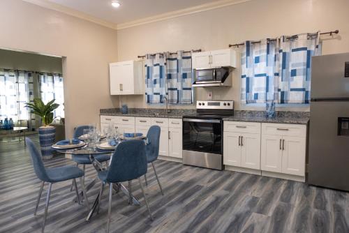 Majestic Heights Bed & Breakfast in Treasure Beach