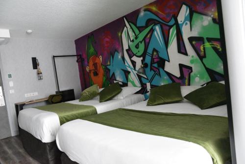 2 double beds