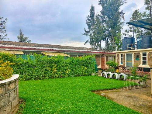 נוף, Rustic Flame Cozy & Elegant Studio in Nanyuki in נניוקי