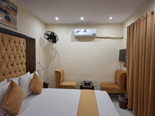 Orion Hotel - image 6