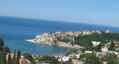 Triple Room with Balcony and Sea View room in Apartments Popovic