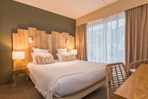 1 queen bed, 1 twin bed