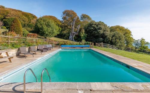 Surrounding environment, East Dene Estate in Ventnor East