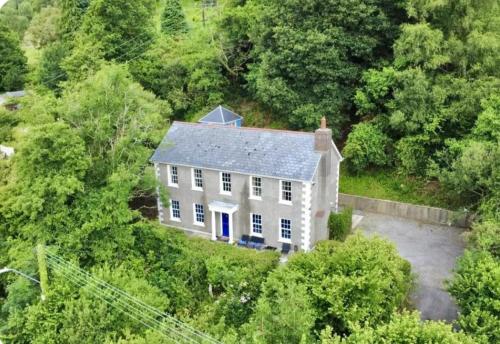 Home in Pontardawe in Pontardawe