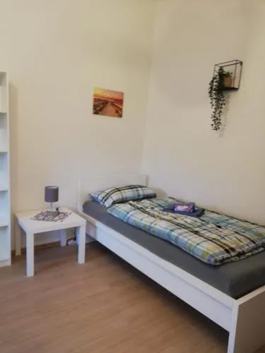 Gemütliche Altbauwohnungen mit Einzelzimmern und Parkplatz direkt am Haus! in Bochum, Deutschland